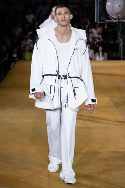 Look 68